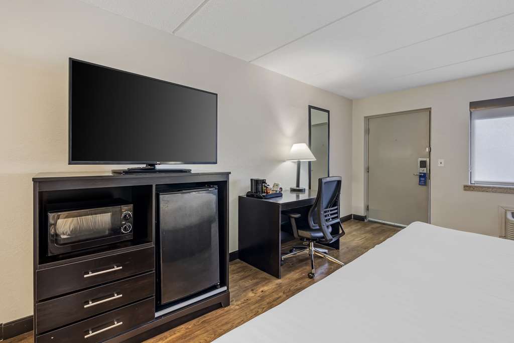 Best Western Shelbyville Inn and Suites Celebration Inn - photo 15