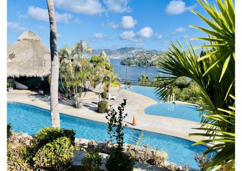 Suite CasaBlanca Grand la mejor vista de Acapulco — 4-Star Luxury Hotel in Acapulco De Juarez, Mexico