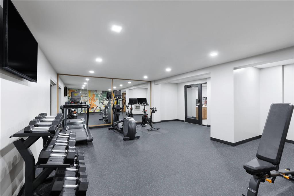 La Quinta Inn & Suites by Wyndham Springdale - photo 11