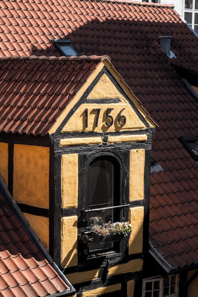Nyhavn63 Suites by Daniel&Jacob's — 4-Star Luxury Hotel in Copenhagen, Denmark