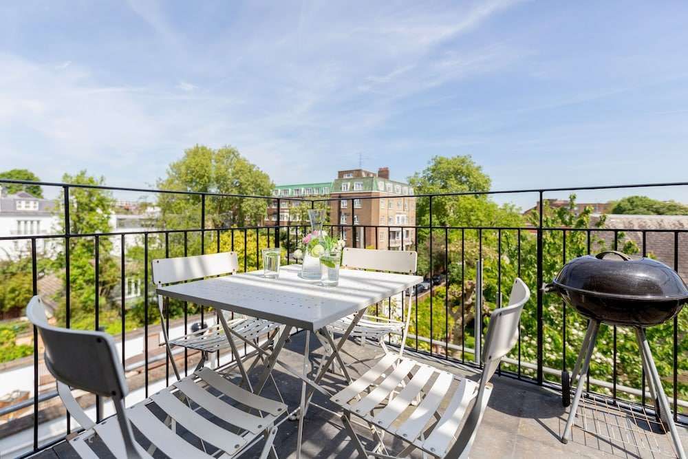 Kensington Apartment with terrace — 4-Star Luxury Hotel in London, United Kingdom