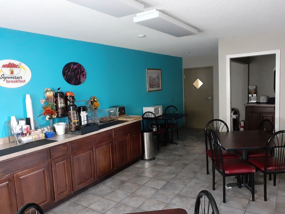 Super 8 by Wyndham Niagara Falls NY - photo 52