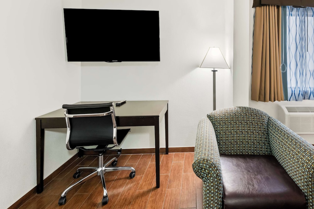 SureStay Plus Hotel by Best Western Lubbock Medical Center - photo 28