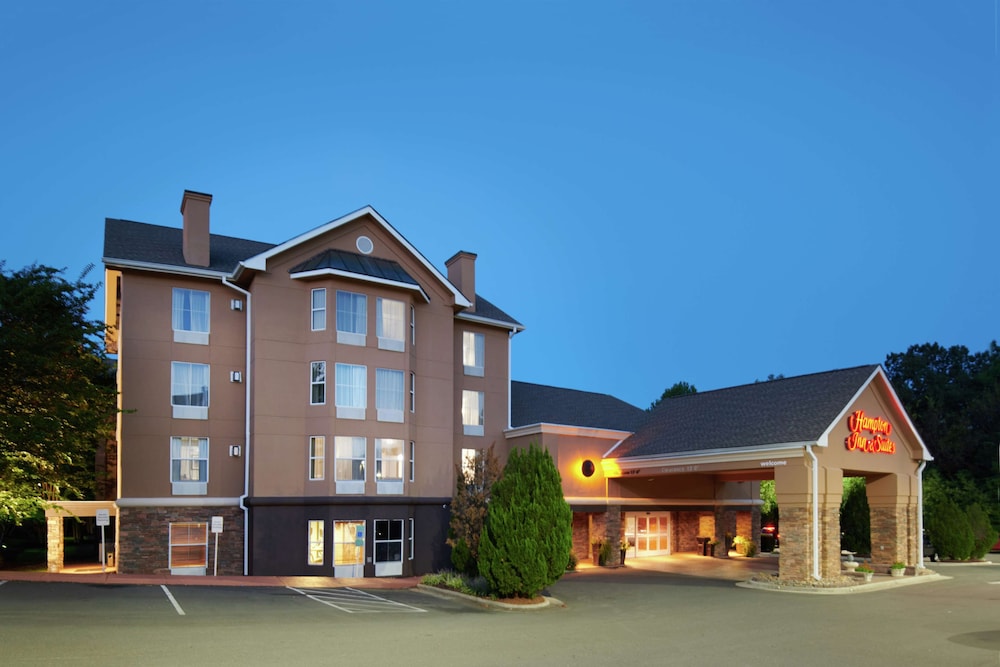 Hampton Inn & Suites Chapel Hill Durham Area - photo 41