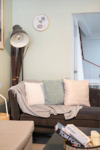 GM7 Private House Downtown 2mins walk to metro