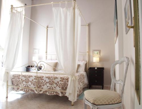 New Romantic Suite — 4-Star Luxury Hotel in Cagliari, Italy