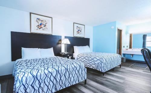 Sky Palace Inn & Suites Wellington - photo 3