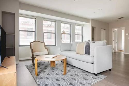 New and Lovely 1br in FIDI District with Keyless Entry — 4-Star Luxury Hotel in Boston, United States