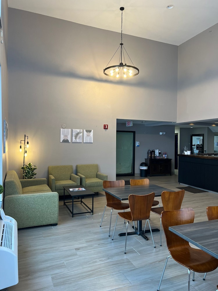 Super 8 by Wyndham Watertown WI - photo 2