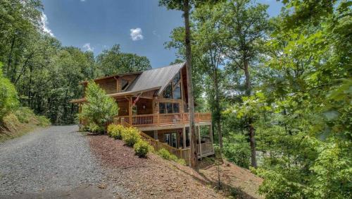 Mtn Views Hot Tub Fire Pit Dog Friendly — 4-Star Luxury Hotel in Blue Ridge, United States
