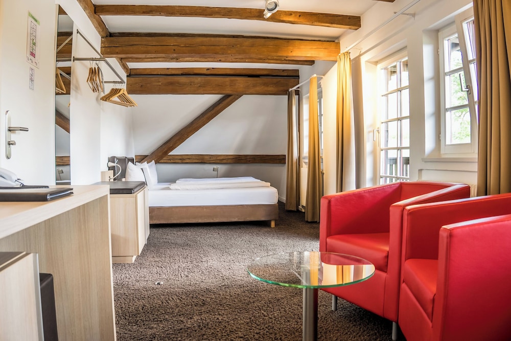 Hotel Hofgut Hohenkarpfen — Spaichingen — photo 4