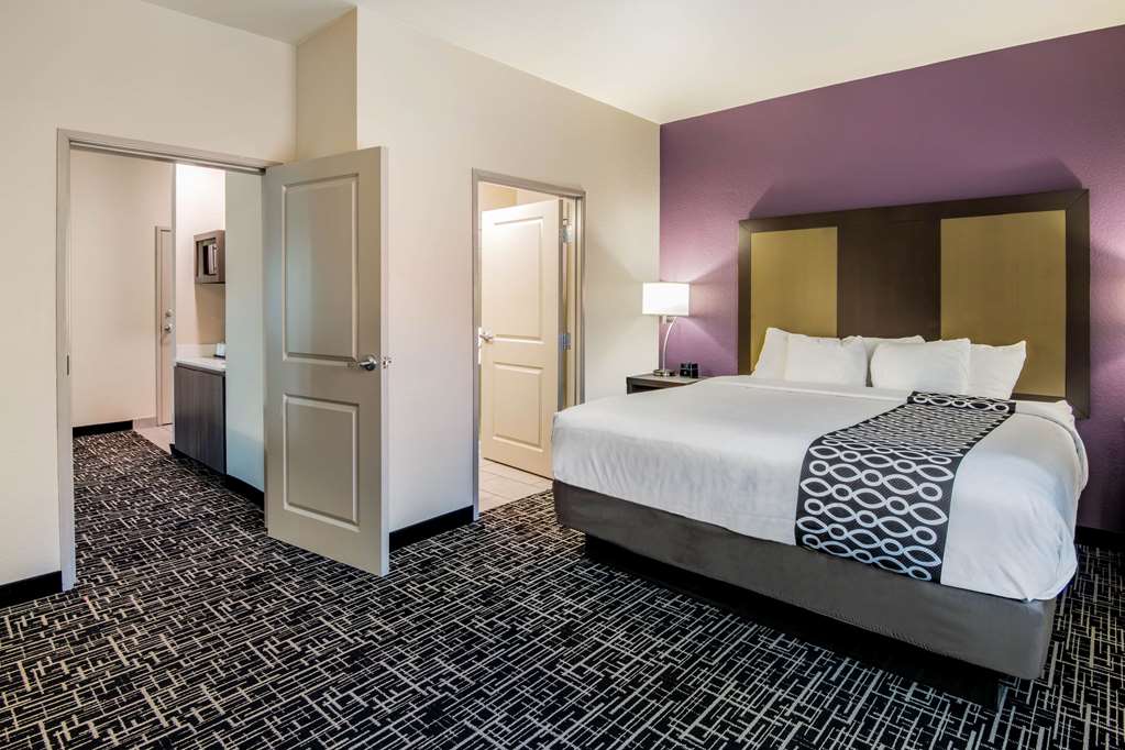 La Quinta Inn & Suites by Wyndham Pampa - photo 62