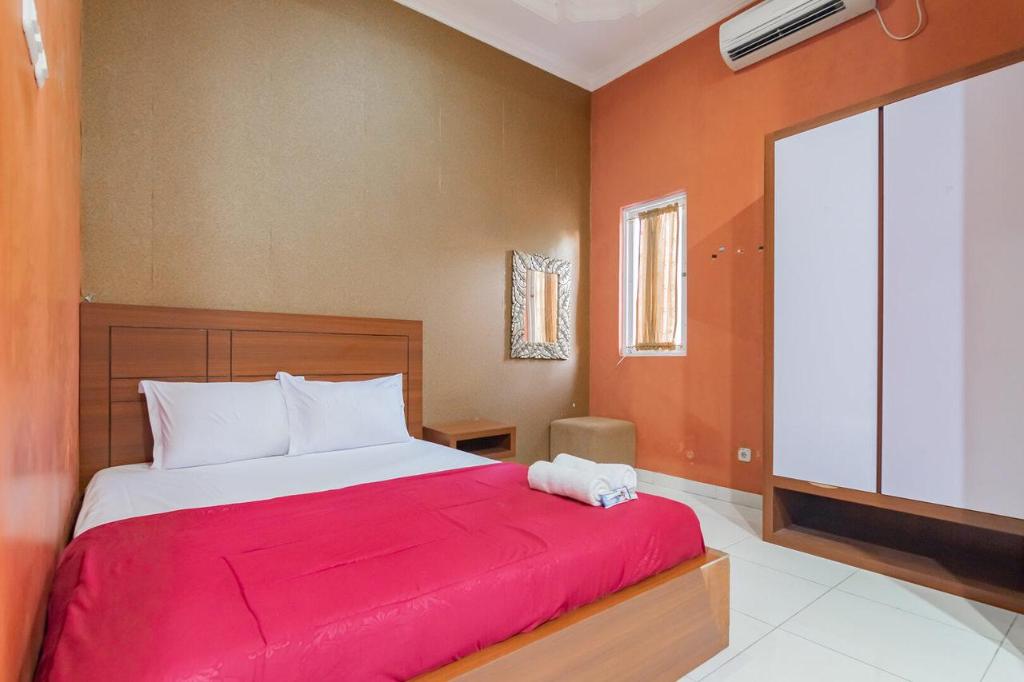 Hotel Markoni Pamanukan Mitra RedDoorz in Purwakarta, Indonesia