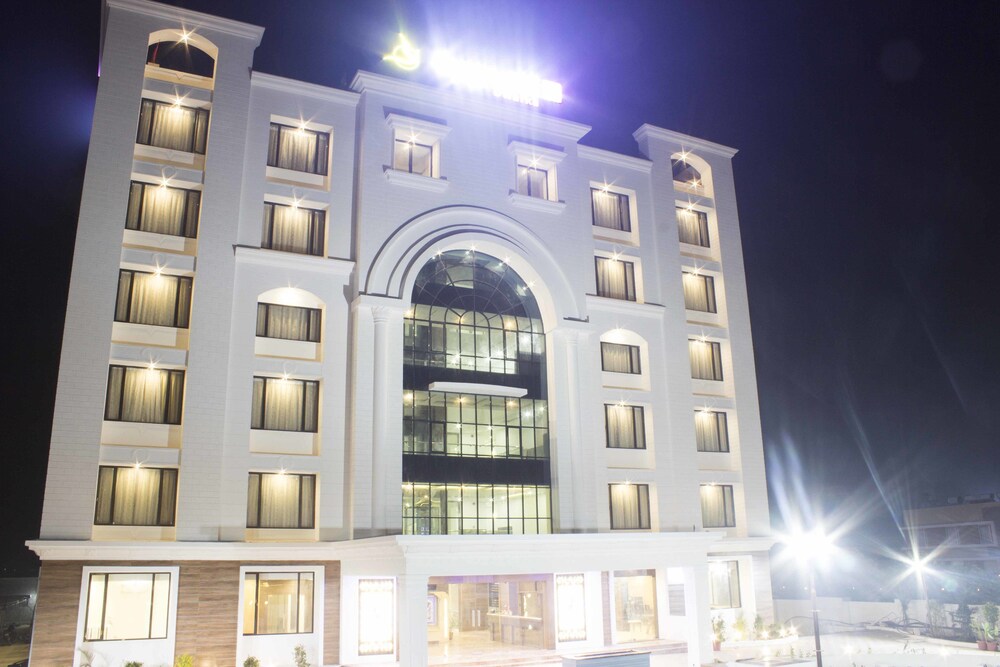 Cygnett Inn — hotel in Khambhaliya