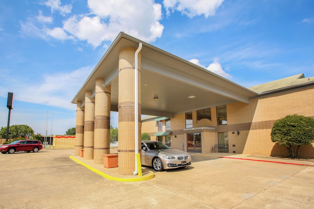 OYO Hotel Texarkana Trinity AR Hwy I 30 - featured photo