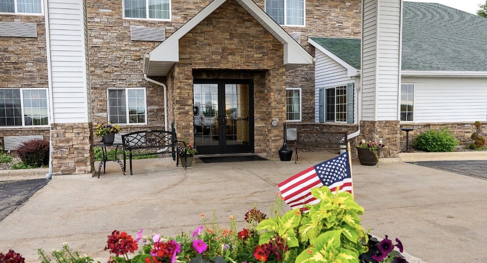 Savanna Inn & Suites - photo 40