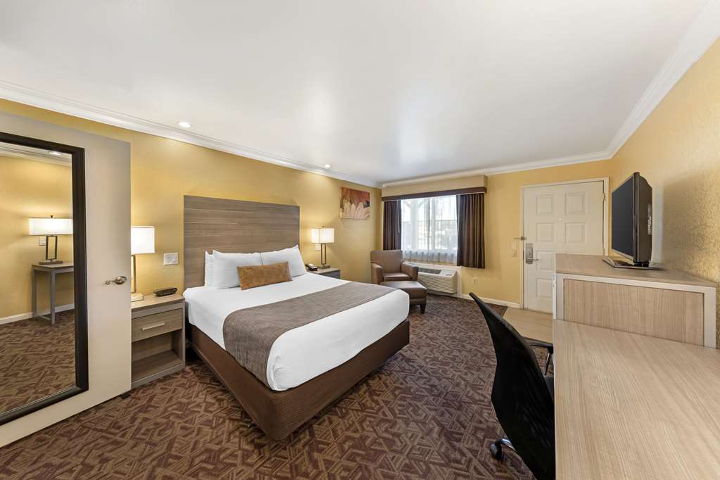 Best Western Hanford Inn - photo 5