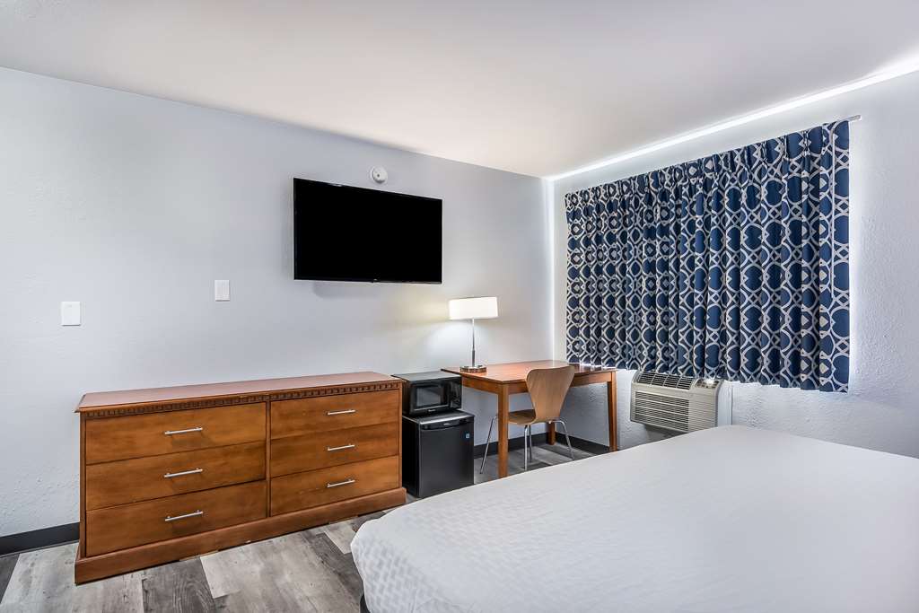 Americas Best Value Inn East Peoria - photo 20