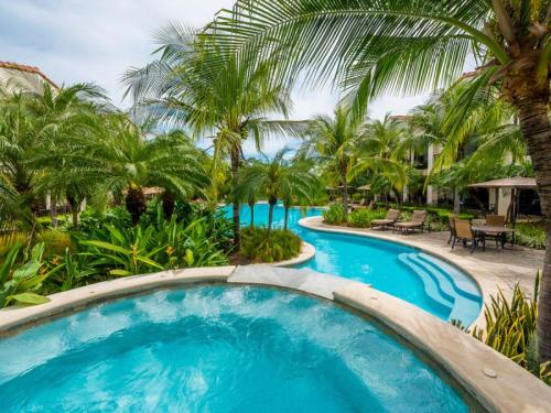 3rd floor Space Modern Decor Recently Renovated Overlooking Pool in Sardinal, Costa Rica