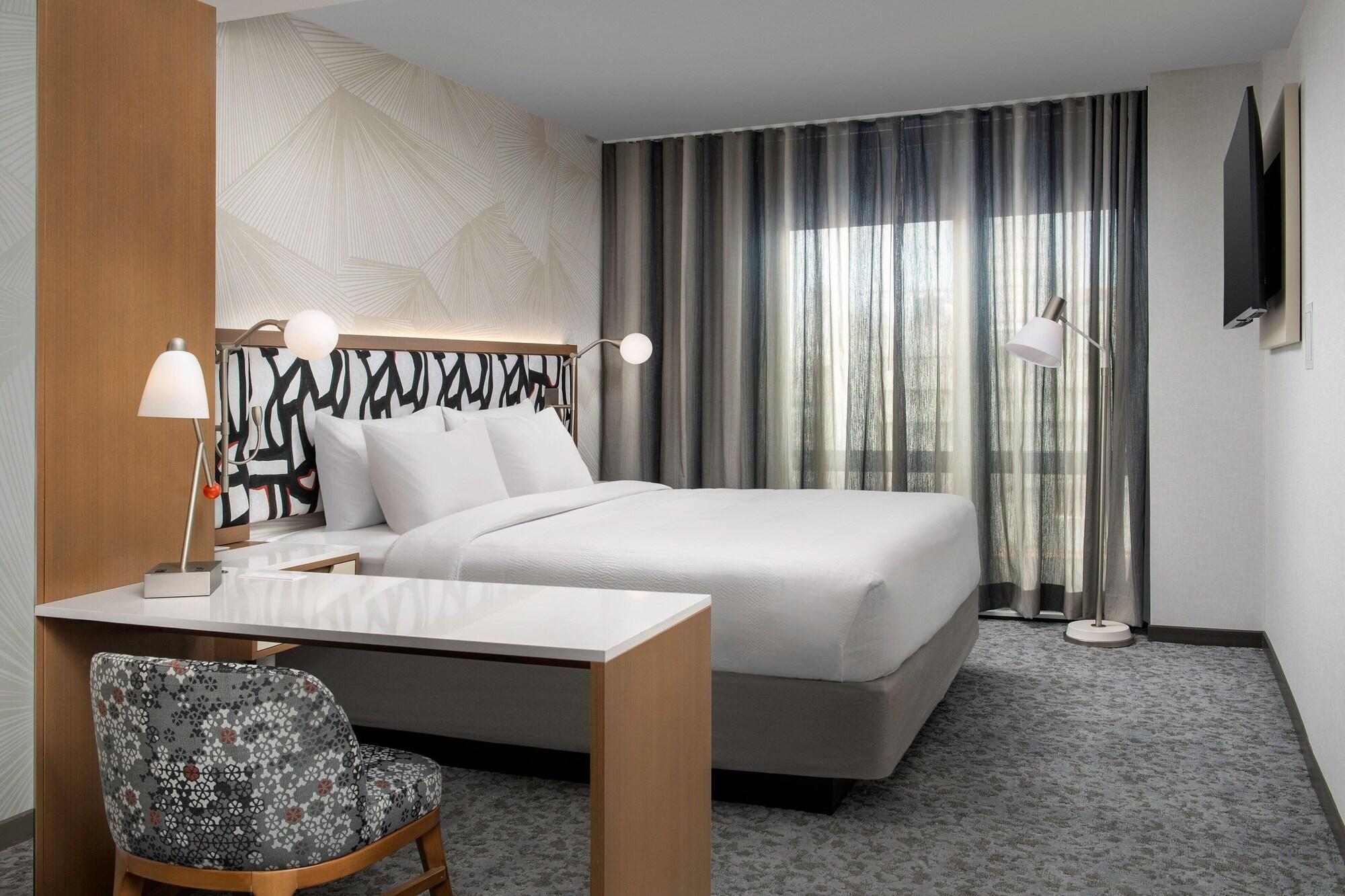 SpringHill Suites by Marriott New York Queens - photo 7