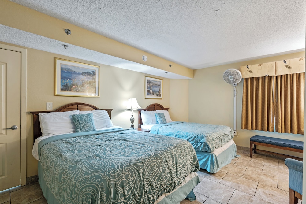 Units at Carolinian Beach Resort by Elliott Beach Rentals - photo 9