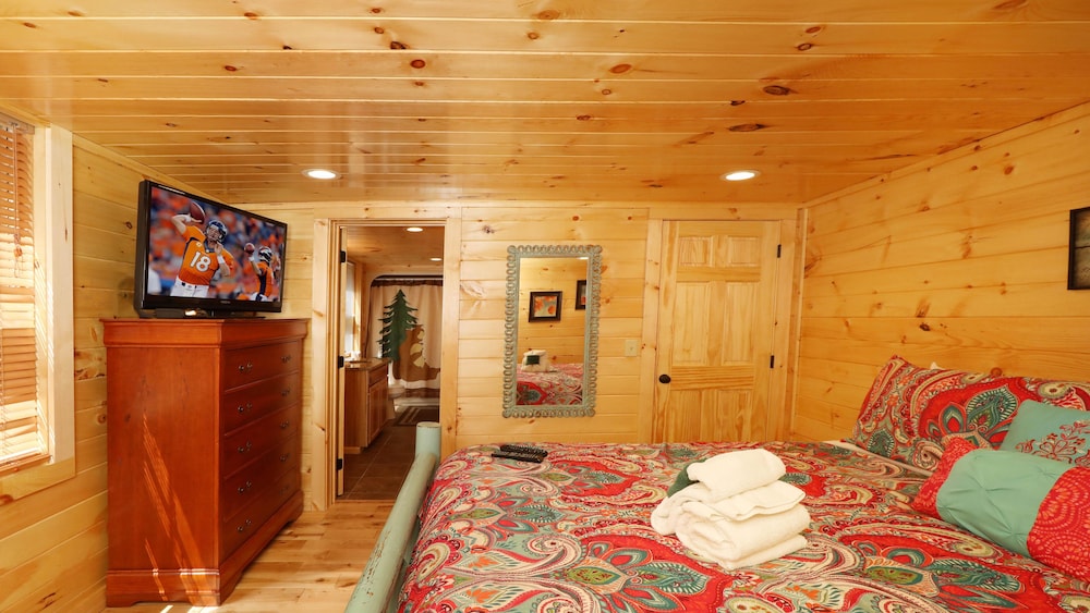 A Secluded Retreat #216 — 4-Star Luxury Hotel in Pigeon Forge, United States