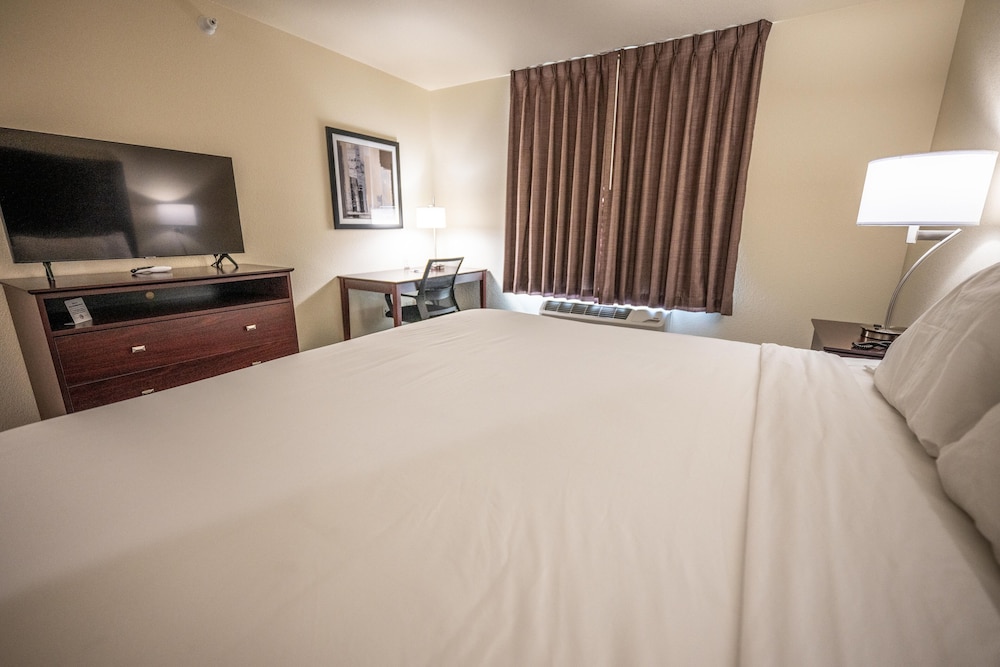 Cobblestone Hotel & Suites Lamar - photo 10
