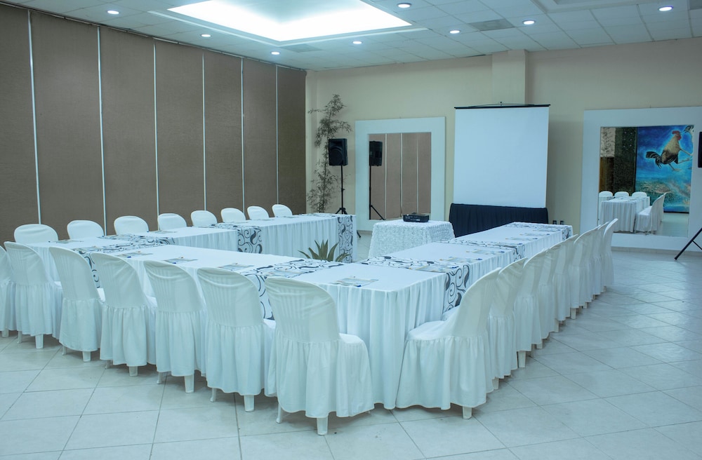 Hotel Castillo Huatulco & Beach Club