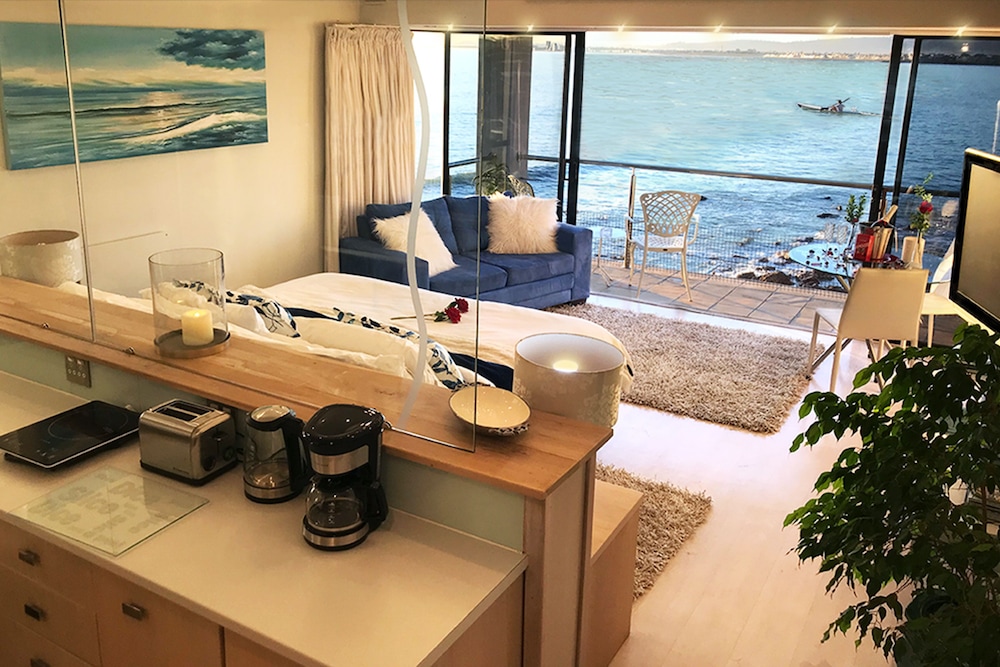 185 on Beach Boutique Suites and Apartments — 4-Star Luxury Hotel in Cape Town, South Africa