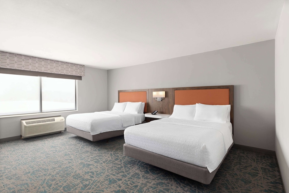 Hampton Inn & Suites Savannah Airport - photo 13