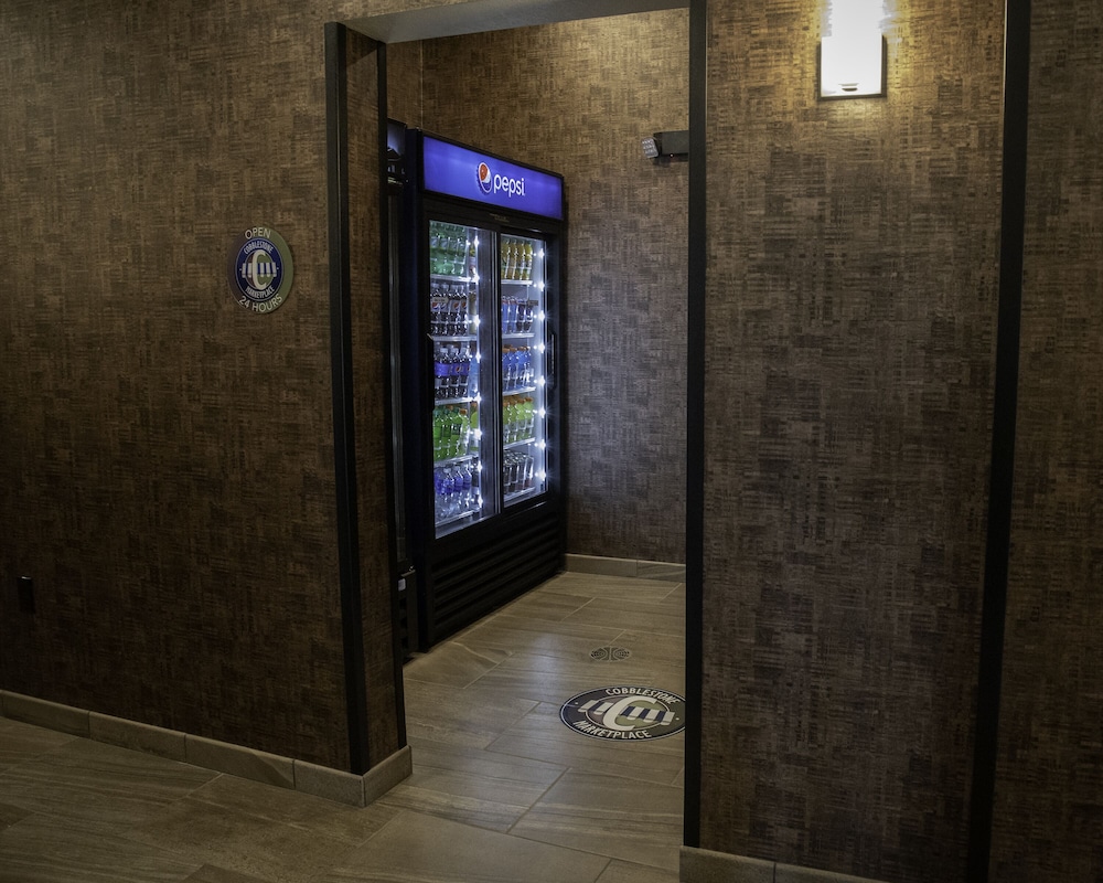 Cobblestone Hotel & Suites Two Rivers - photo 24