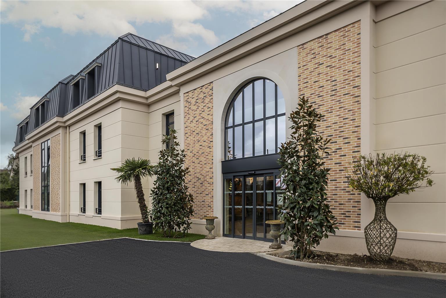 Best Western Plus Hotel Saint Roch Orleans — 4-Star Luxury Hotel in Orleans, France
