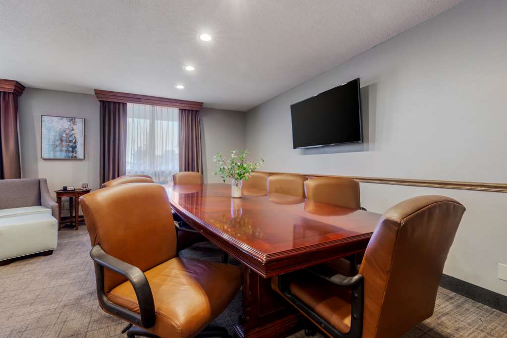 Best Western Plus Dubuque Hotel & Conference Center - photo 11