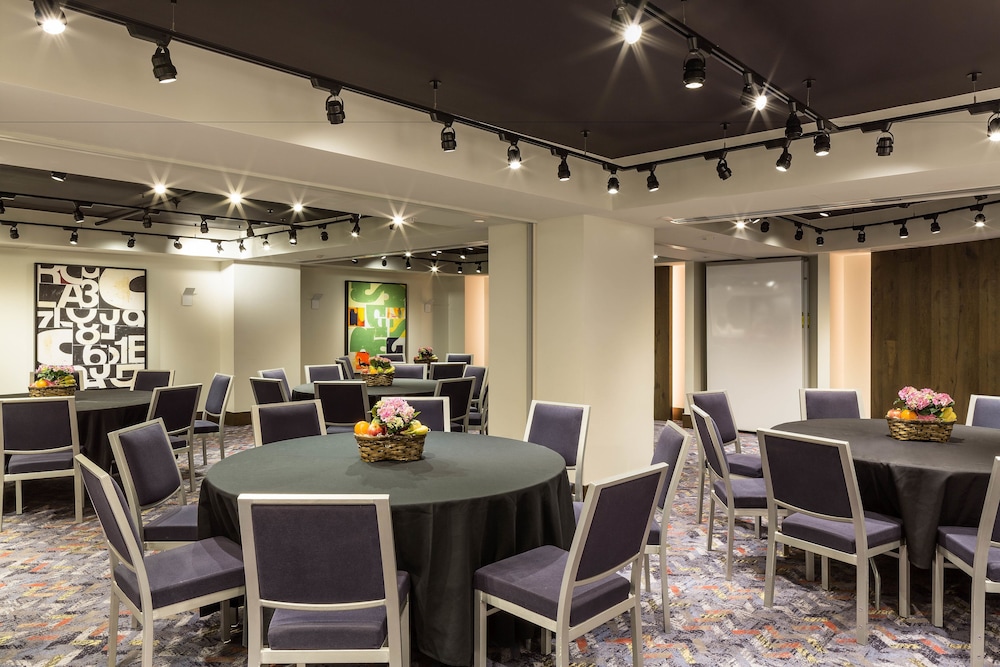The Windsor Suites - photo 49