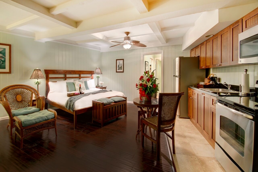 Coconut Palm Inn - photo 23