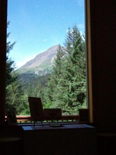 Glacier Creek Lodging - photo 9
