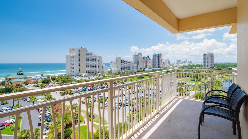 Luau Ii 6832 6834 in Destin, United States