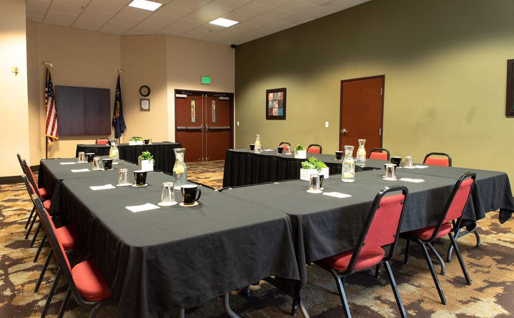 Oxford Suites Pendleton - photo 19