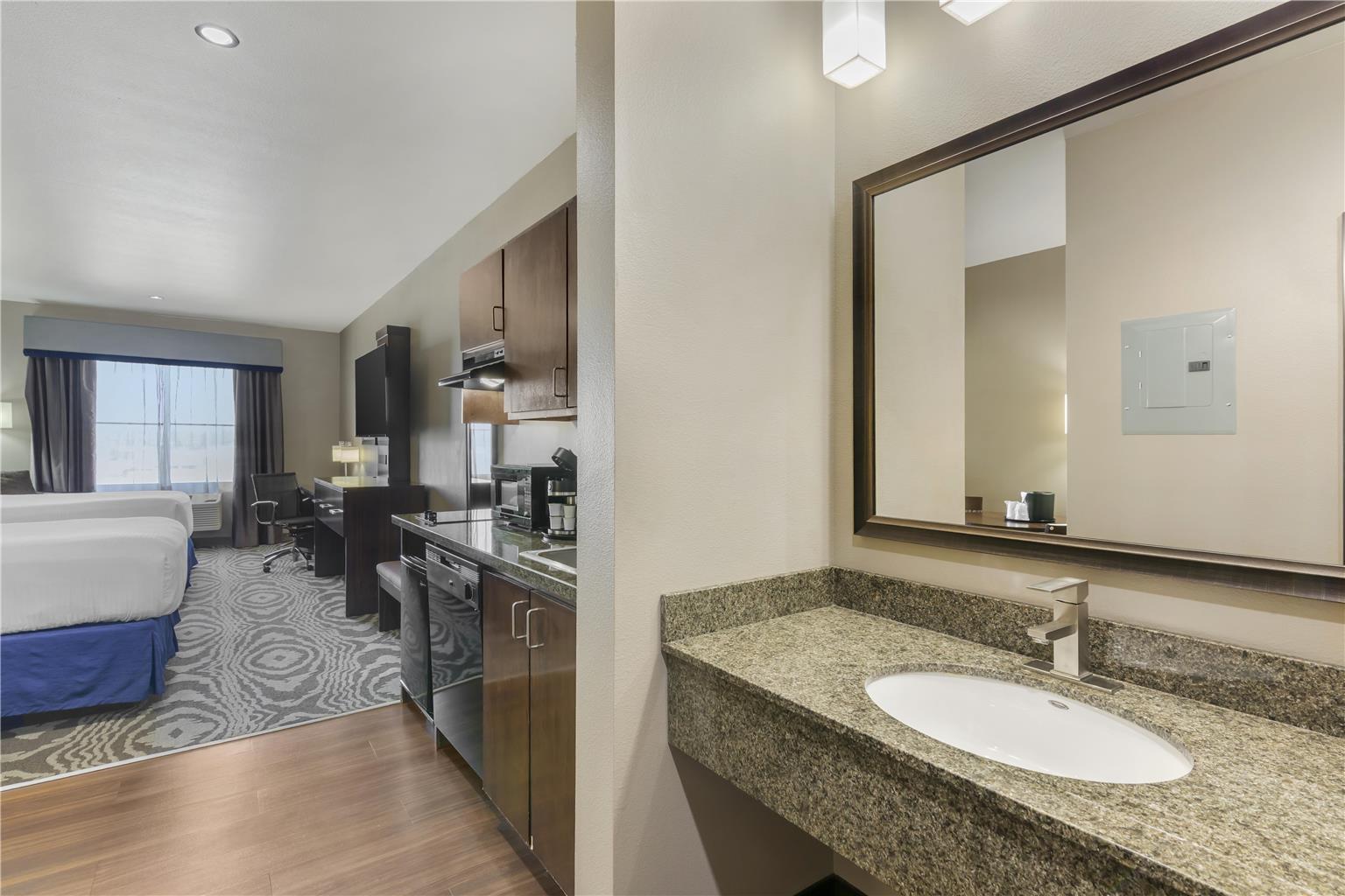 Best Western Plus Williston Hotel & Suites - photo 30