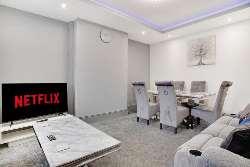 Exquisite 3 Bedroom Newly Renovated Sleeps 6 — 4-Star Luxury Hotel in Newcastle Upon Tyne, United Kingdom