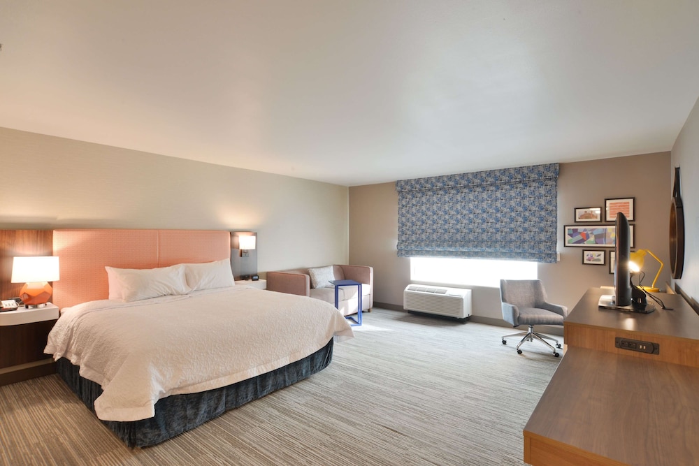 Hampton Inn & Suites Menomonie UW Stout - photo 21