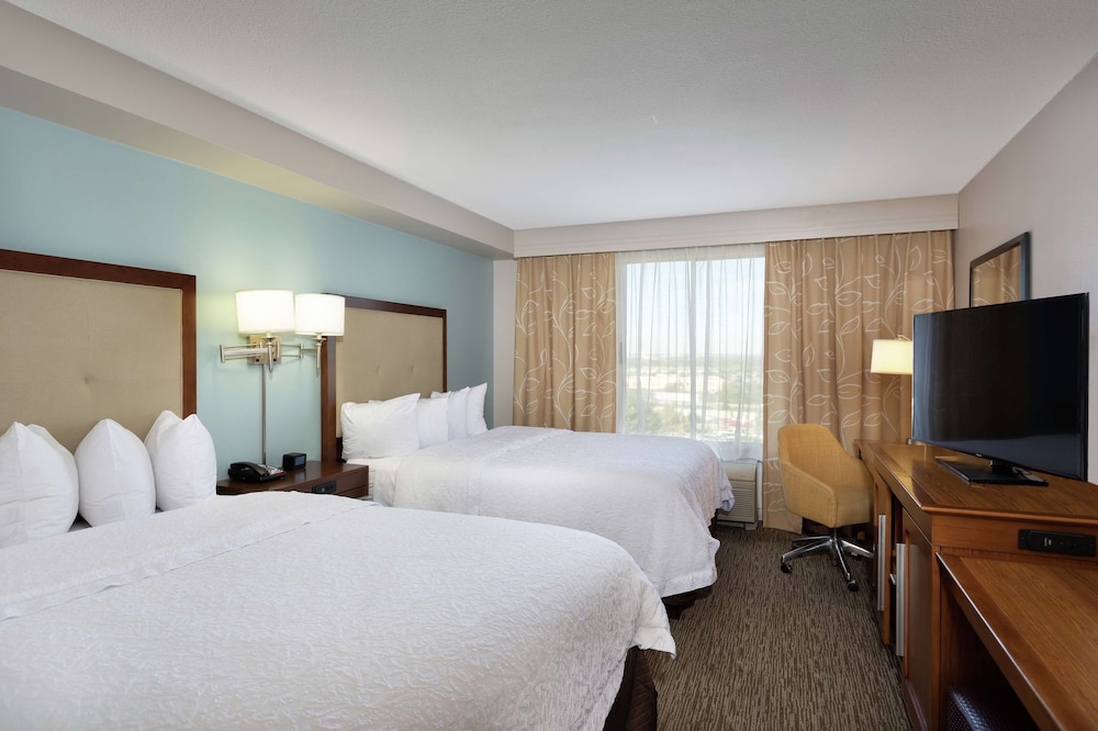 Hampton Inn & Suites Austin Airport - photo 17
