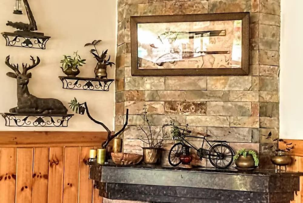 Pool Retreat in Ranikhet, India