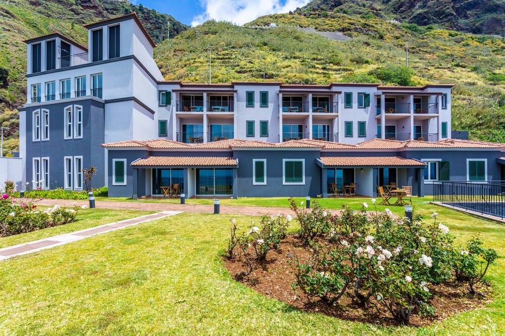 Paul do Mar Sea View Hotel in Calheta, Portugal