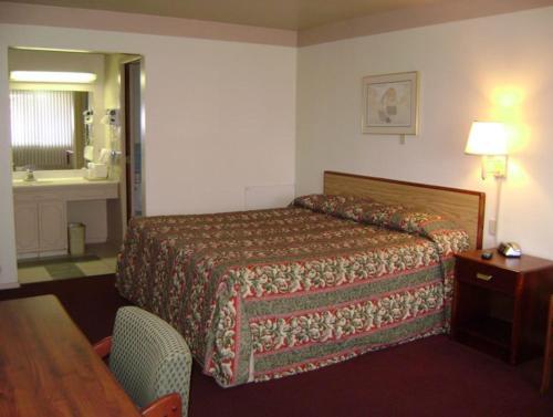Tiffin Motel - photo 2