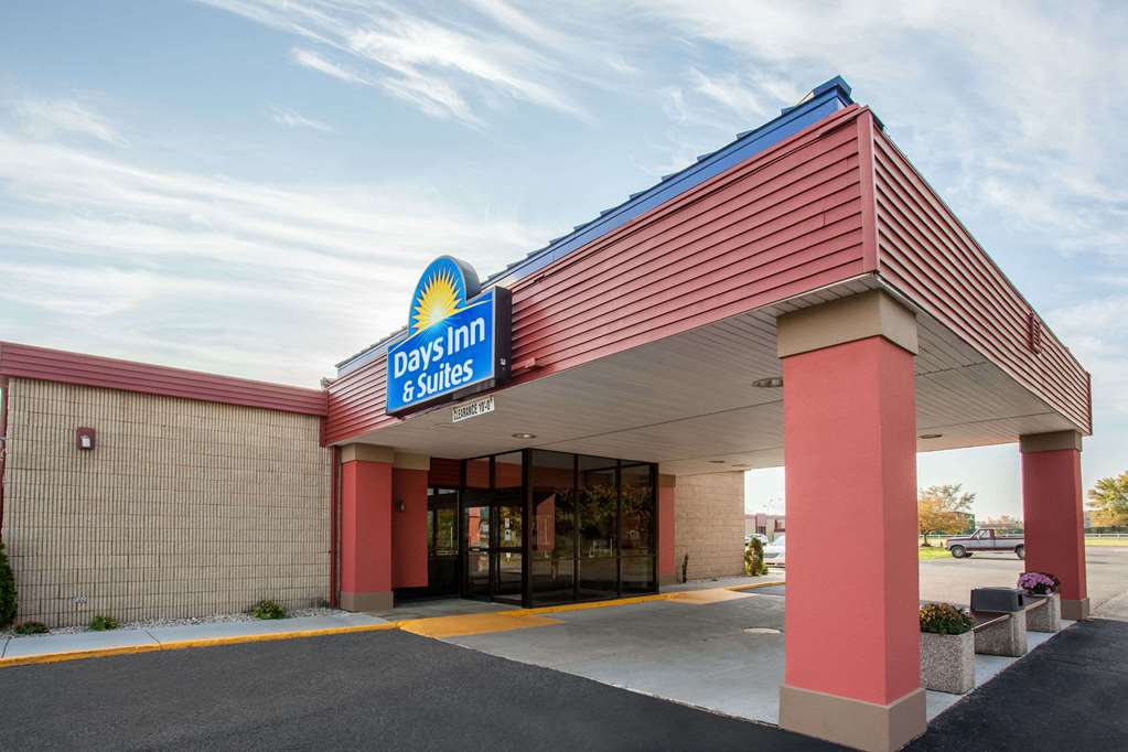 Days Inn & Suites by Wyndham Mt Pleasant in Mount Pleasant, United States