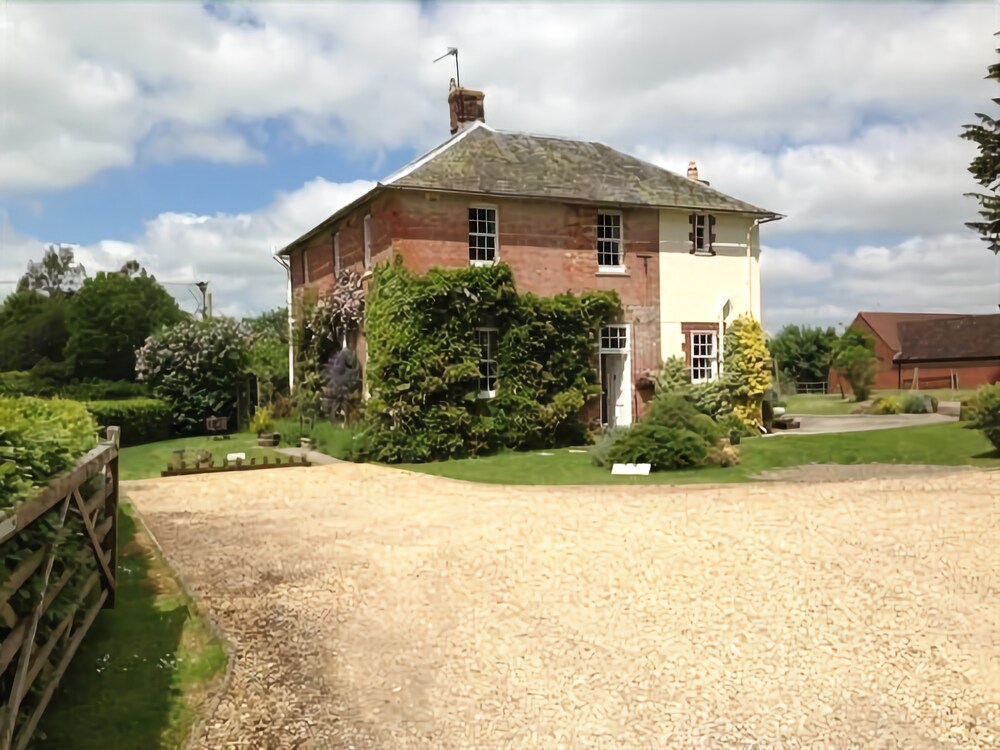 Home Farm — 4-Star Luxury Hotel in Warminster, United Kingdom