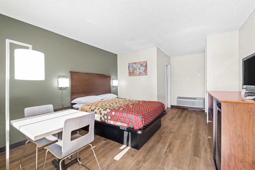 Bend Inn & Suites - photo 8