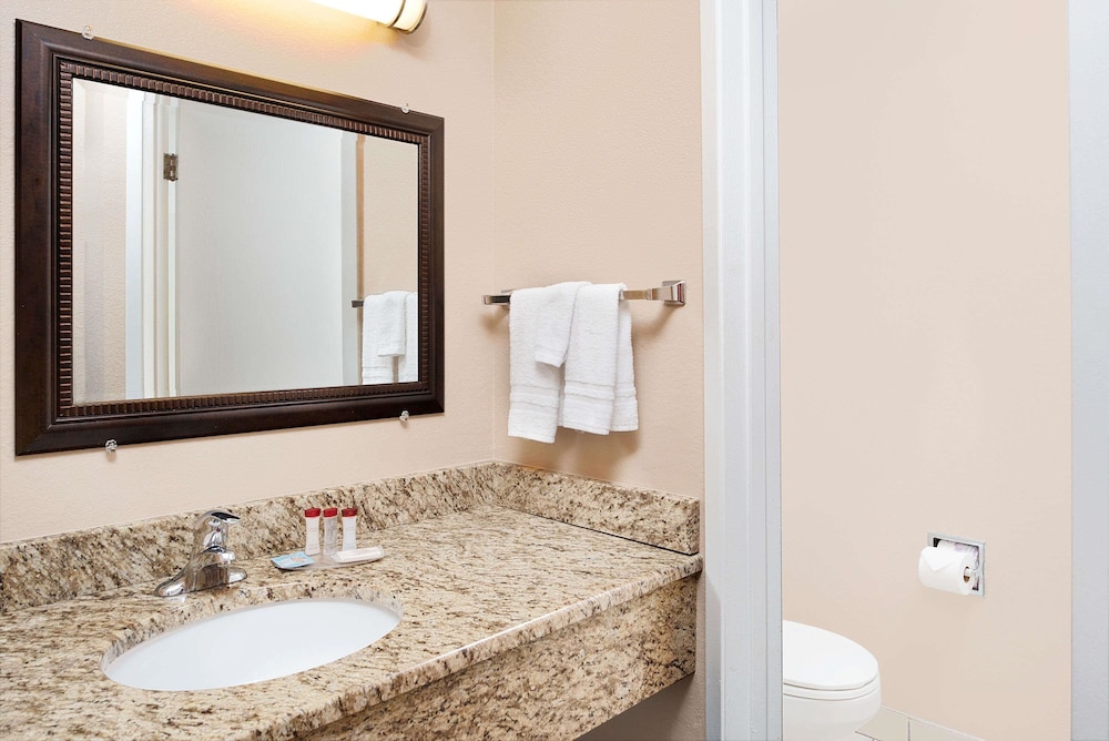 Ramada by Wyndham Spokane Valley - photo 27