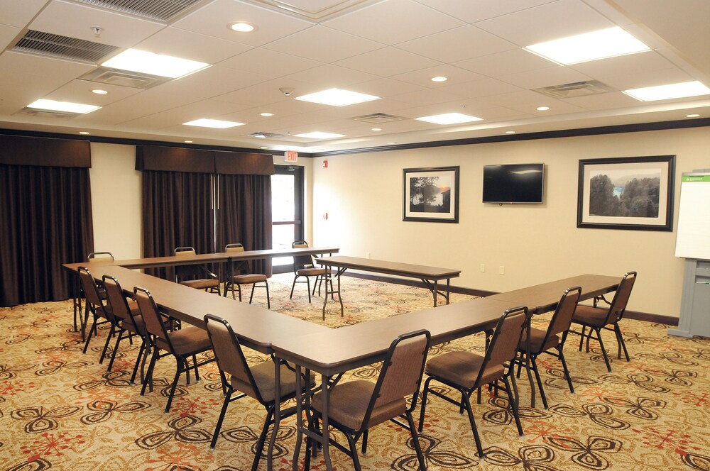 Holiday Inn Express & Suites Cambridge by IHG - photo 27